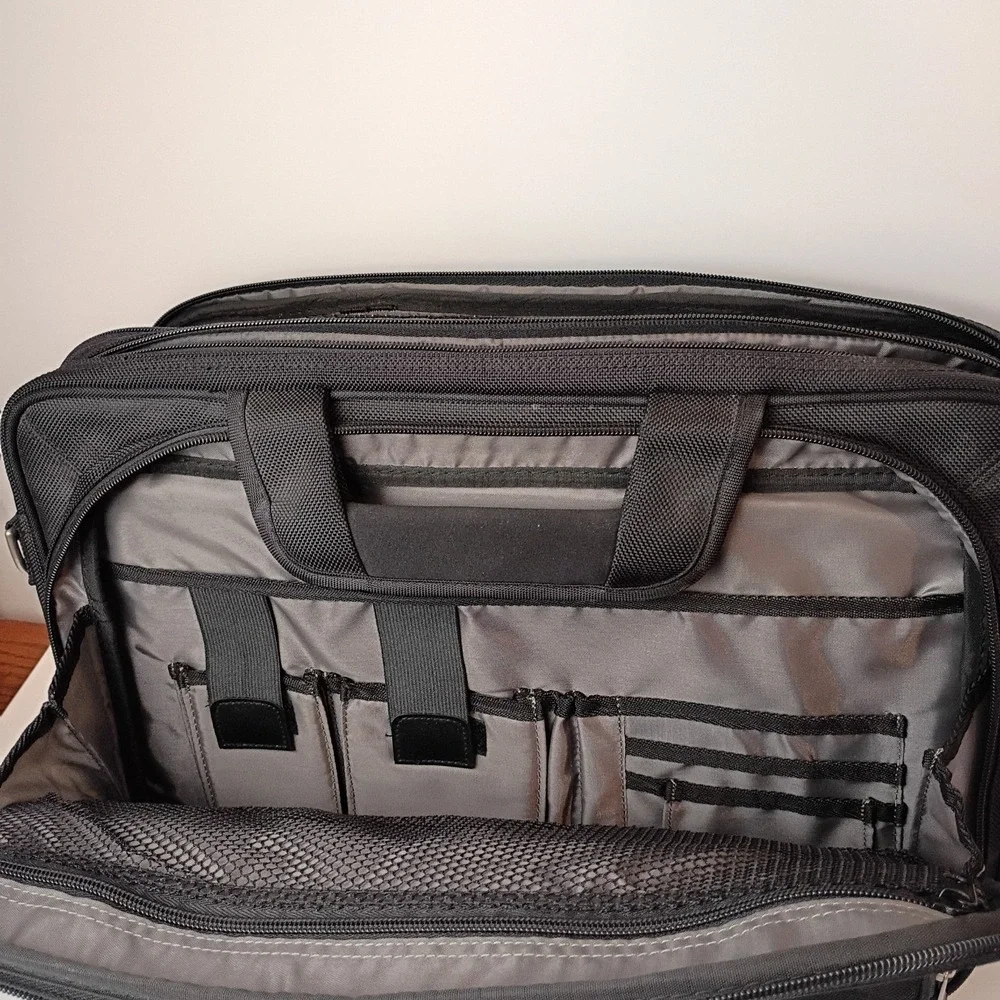 Dell Laptop Briefcase Black Bag fits up to 15.6'' laptop